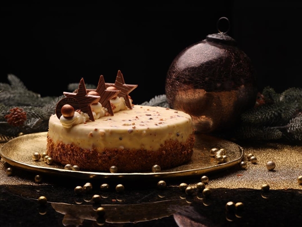 Hazelnootschuimtaartje kerst