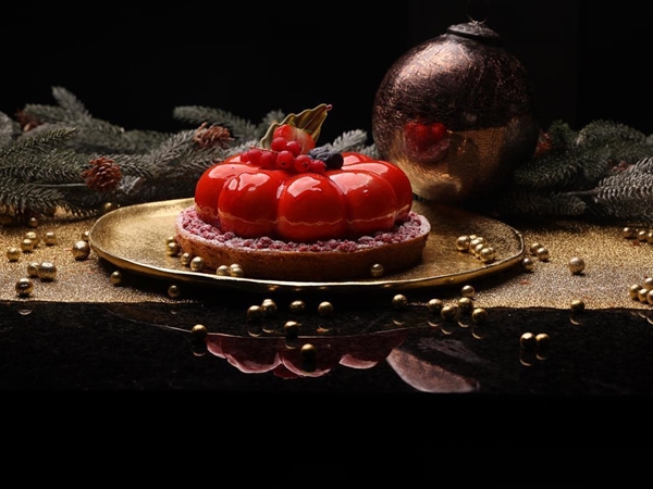 Rood fruitmoussetaartje